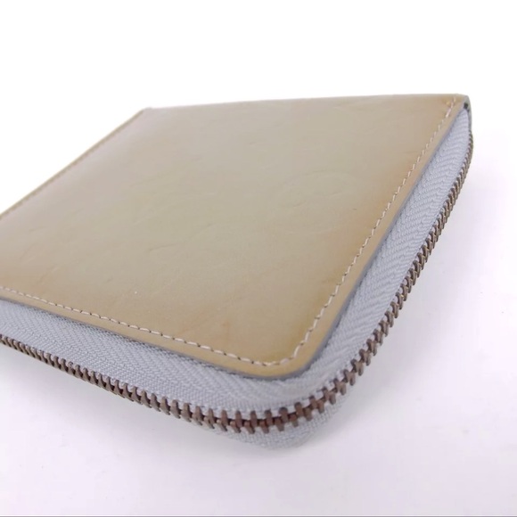 AUTH Louis Vuitton LV Vernis Wallet Card Holder Gold - Picture 5 of 10